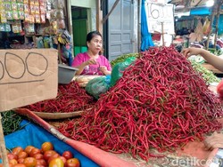 Harga Cabai Stabil, Tomat dan Sayur Kompak Naik di Pasar Binjai