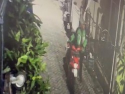 Pelaku Curanmor di Surabaya Gasak Motor Nyaru Pakai Jaket Ojol