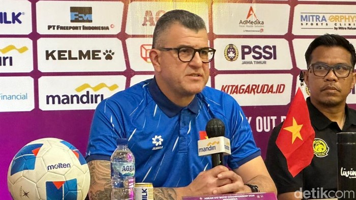 Pelatih Timnas Vietnam U-17, Christian Roland