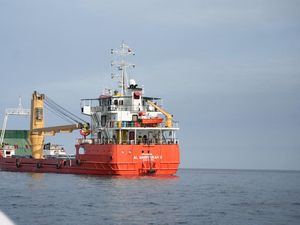 Selat Hormuz Diblokade AS, Kapal Tanker China Ini Berhasil Lewat