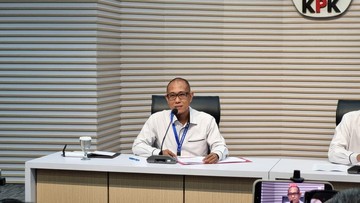 KPK Ungkap Silmy Karim Ada Komunikasi dengan Bule 'Bos Kampung Rusia'