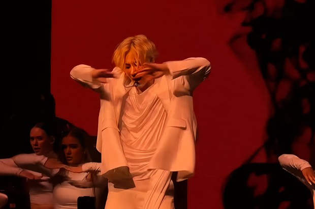 Taemin membawakan total 13 lagu dalam penampilan perdananya di festival musik Coachella.