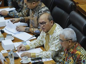 Prabowo Targetkan Ekonomi 8%, Rosan Sebut Butuh Investasi Rp 13.000 T