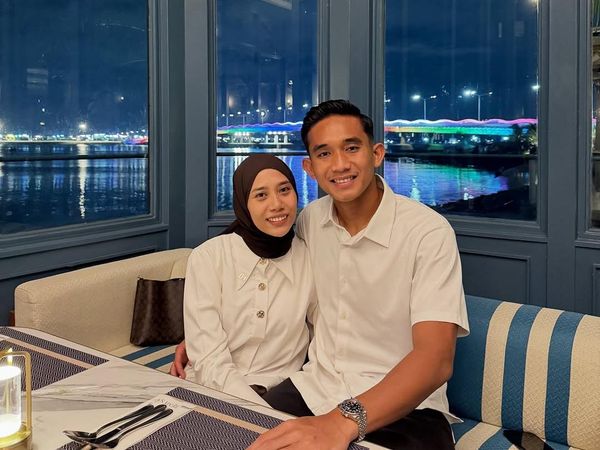 So Sweet! Rizky Ridho dan Istri Pamer Momen Makan Malam