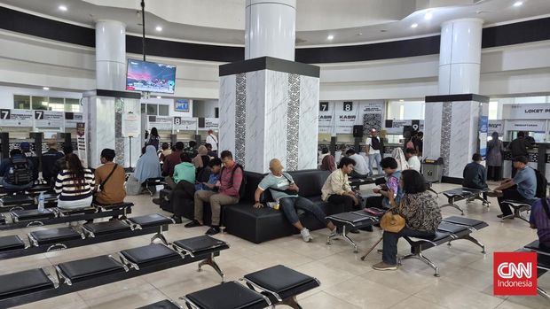 Suasana Samsat Kota Bekasi, Kamis (9/4)