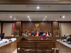 2 Terdakwa Kasus Korupsi LNG Dituntut 5,5 dan 6,5 Tahun Penjara