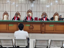 Jabar Hari Ini: Tuntutan 2,5 Tahun Penjara untuk Resbob