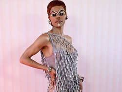 Gaya Nyentrik Teyana Taylor di Festival Musik, Kacamata Futuristik Jadi Sorotan