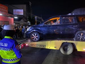 Momen Horor Bocah Tertabrak Mobil dalam Kecelakaan di Garut