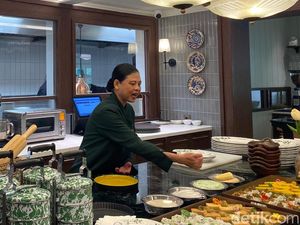 Dulu Atlet Badminton, Kini Oma Lauren Jadi Pelayan Restoran
