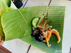 Video: Gak Pusing Plastik Mahal! UMKM Lumajang Balik ke Daun Pisang