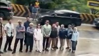 Viral Rombongan Mobil Dikawal Polisi Berhenti dan Foto-foto di Tanjakan Sitinjau Lauik