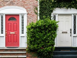 9 Warna Pintu Rumah Terbaik Menurut Fengsui untuk Mendatangkan Keberuntungan