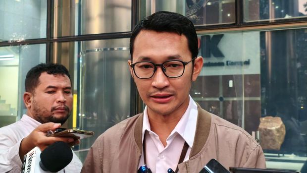 Juru bicara (jubir) KPK Budi Prasetyo di gedung Merah Putih KPK, Kuningan, Jakarta Selatan, Selasa (14/4/2026).