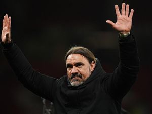 Manajer Leeds Lebih Suka Kalahkan 11 Pemain MU