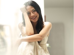 Dee Lestari Nyanyikan Ulang Perahu Kertas