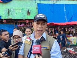 Pembeli Minyak Goreng Curah Beralih ke Minyakita Imbas Harga Plastik Mahal