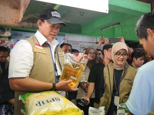 Dirut BULOG Sidak Pasar-pasar di Jakarta, Pastikan Stok Minyakita Aman