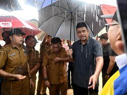 Video: Momen Bobby Semprot Camat di Tapteng gegara Penanganan Banjir Lamban