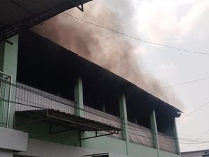 Masjid Al-Fajar Sukoharjo Terbakar, Api Muncul dari Kamar Ustaz