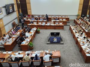 Menhaj Minta Restu DPR Terkait Ongkos Pesawat Haji Naik Rp 1,77 T