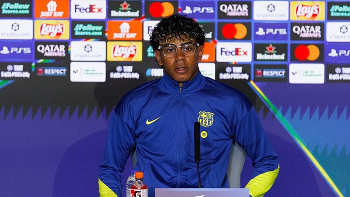 Lamine Yamal dalam jumpa pers jelang menghadapi Atletico Madrid.