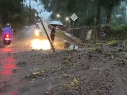 Hujan Lebat Picu Longsor di Sejumlah Titik Sleman