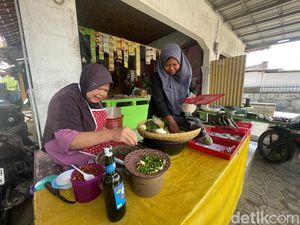 Nabung Rp 50 Ribu Sehari, Penjual Rujak di Cirebon Akhirnya Naik Haji