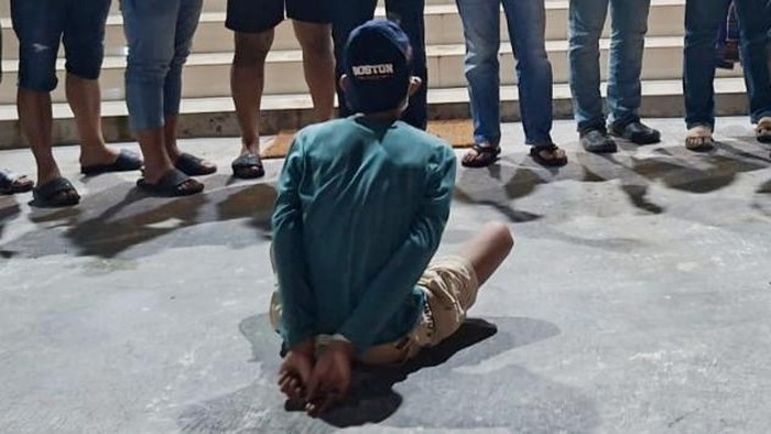 Pelaku saat diamankan Polres Tulungagung