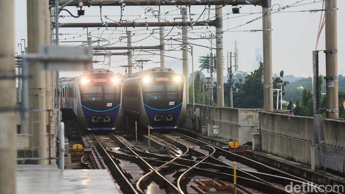 Perpanjangan MRT ke Serpong Dikebut, Studi Kelayakan Dimulai Rencana perpanjangan jalur MRT dari Lebak Bulus menuju Serpong sekarang memasuki tahap awal melalui studi kelayakan. Proyek ini menjadi bagian dari upaya pengembangan jaringan transportasi massal di wilayah penyangga ibu kota.