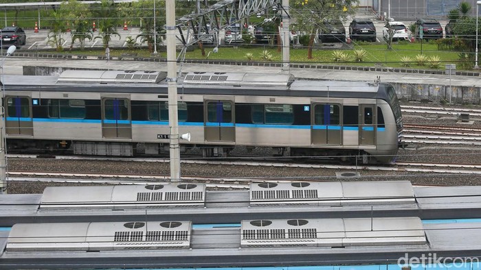 Rencana perpanjangan jalur MRT dari Lebak Bulus menuju Serpong sekarang memasuki tahap awal melalui studi kelayakan. Proyek ini menjadi bagian dari upaya pengembangan jaringan transportasi massal di wilayah penyangga ibu kota.
