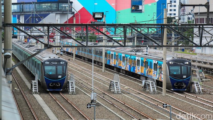 Perpanjangan MRT ke Serpong Dikebut, Studi Kelayakan Dimulai Rencana perpanjangan jalur MRT dari Lebak Bulus menuju Serpong sekarang memasuki tahap awal melalui studi kelayakan. Proyek ini menjadi bagian dari upaya pengembangan jaringan transportasi massal di wilayah penyangga ibu kota.