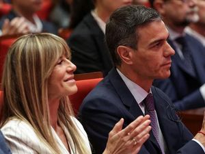 Istri PM Spanyol Resmi Didakwa Korupsi