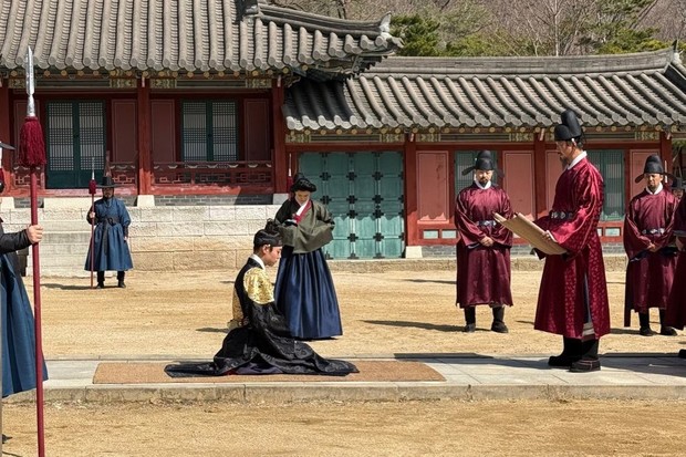 Potret adegan film 'The King's Warden'.