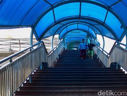 Viral Lansia Susah Naik Tangga JPO Lenteng Agung, Ternyata Lift Dirusak OTK