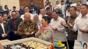Video Titiek Soeharto soal Dapat Ucapan Ultah dari Prabowo: Rahasia Dong
