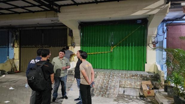 Dittipideksus Bareskrim Polri membongkar dugaan penyelundupan HP impor ilegal. Dittipideksus Bareskrim menyita ribuan HP terlarangan usai menggeledah 5 lokasi. (dok Polri)