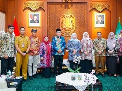 Khofifah Terima Bupati Banyuwangi-Bondowoso, Bahas Geopark Ijen