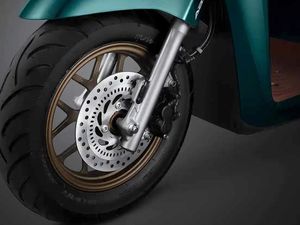 Jangan Asal Modifikasi Motor Pakai Ban Besar, Ini Risikonya