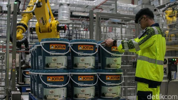 Mengintip Produksi Cat di Pabrik Cikarang