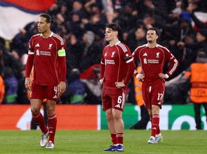 Liverpool Tersingkir, Arne Slot Sesalkan Peluang yang Terbuang