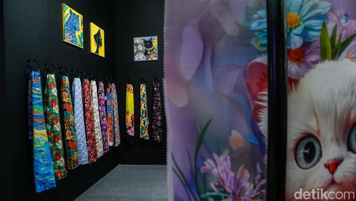 Melihat Pameran Mesin Produksi Tekstil di JIExpo Kemayoran Petugas memeragakan langkah penggunaan mesin tekstil dalam pameran Indo Intertex–Inatex 2026 di JIExpo Kemayoran, Jakarta, Rabu (15/4/2026). Kegiatan ini berjalan di tengah kondisi dunia nan tetap dinamis, ditandai ketegangan geopolitik, disrupsi perdagangan, serta pergeseran rantai pasok nan memengaruhi industri manufaktur, termasuk sektor tekstil dan produk tekstil (TPT).