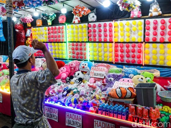 Pasar Malam Jagakarsa, Hiburan Sederhana yang Tetap Diminati Warga