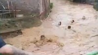 Bandung Raya Sepekan: Petaka di Sungai Cibanjaran Tewaskan Remaja-Satpam