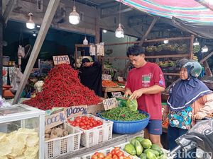 Harga Cabai Merah-Bawang Stabil di Pasar Sukaramai Medan Hari Ini