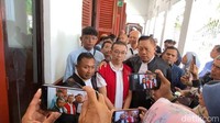 Tampang Samuel Jalani Sidang Perdana Kasus Perusakan Rumah Nenek Elina