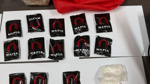 Bareskrim Polri membongkar lab terselubung vape etomidate di Jaktim dan menangkap seorang tersangka.