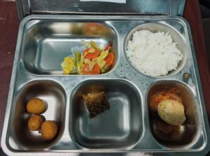 Penampakan Menu MBG yang Diduga Picu Keracunan Ratusan Siswa di Anambas