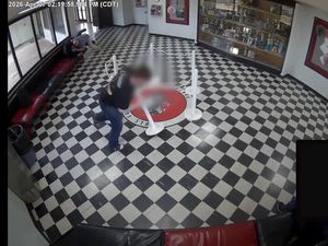 Video: Aksi Heroik Kepala Sekolah di Oklahoma Lumpuhkan Pelaku Penembakan