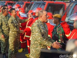 Kodam V/Brawijaya Terima 50 Unit Mobil Damkar dari Kemenhan